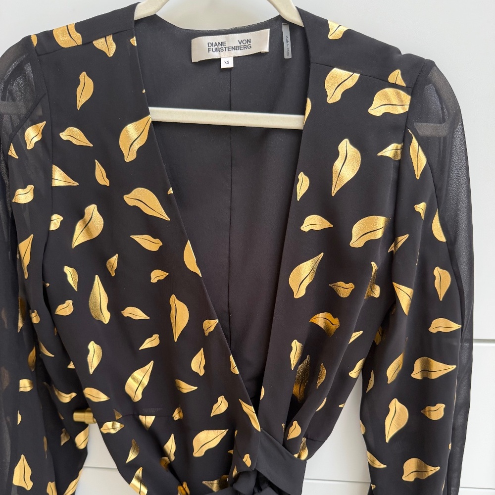 Diane Von Furstenberg blouse, black,  XS, sheer sleeves